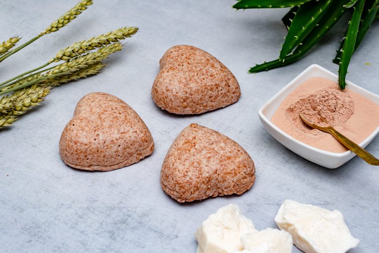 Heart-shaped cookies with wheat and aloe vera.