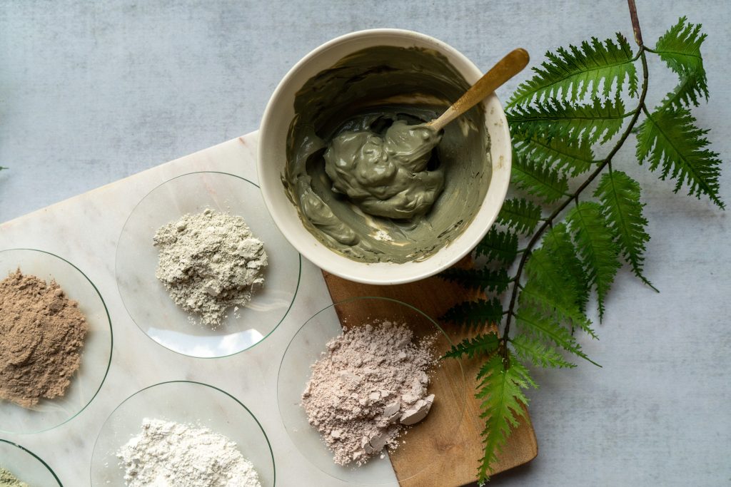 Natural clay powders and mask preparation